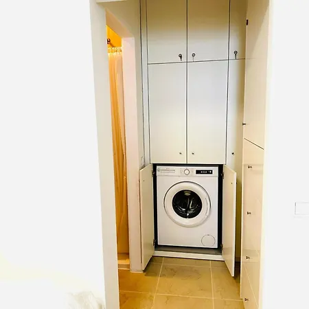 Sea View, 3 Minutes Apartment