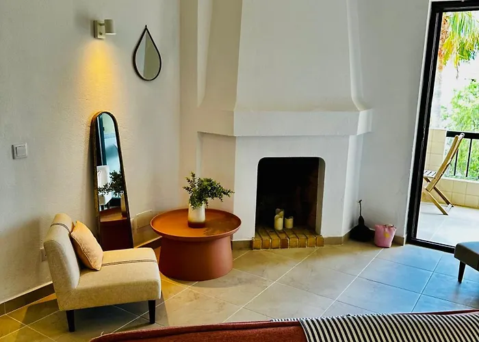 Sea View, 3 Minutes Apartment *