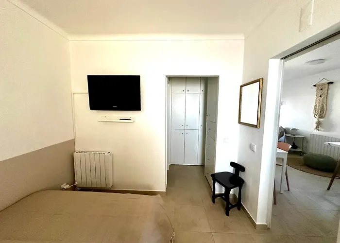 Sea View, 3 Minutes Apartment *