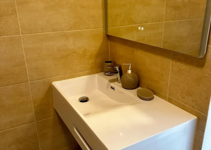 Sea View, 3 Minutes Apartman *